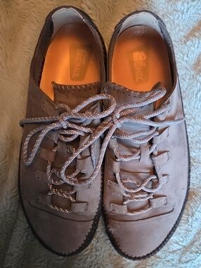 Clarks Men’s Gray And BLACKSuede Slip-On Lace Sneakers